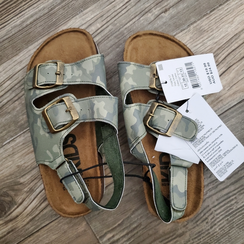 Cotton On toddler 13 camo sandals